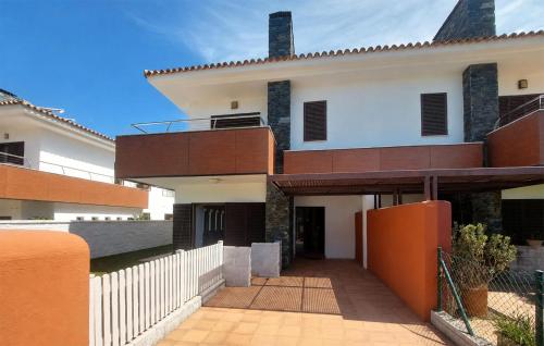 Awesome Home In Chiclana De La Fronter