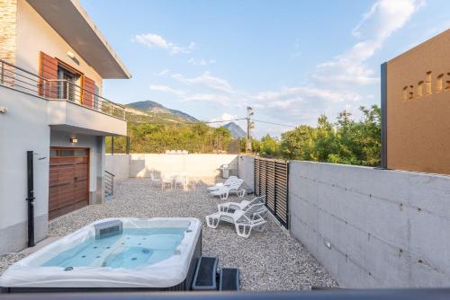 Skats, Villa Omaha in Rašćane