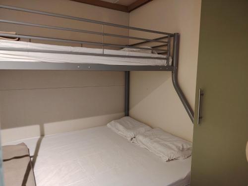 Camping de Tournus - Drole de cabane 4