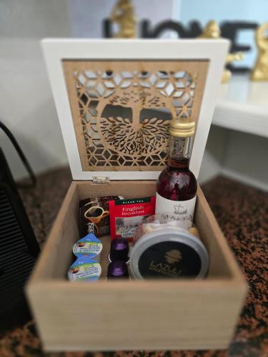 Lazuli Sunset Lake View Apartment 301 - image 5