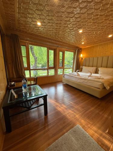 River Retreat Resort - Sonmarg River Retreat Resort - Sonmarg
