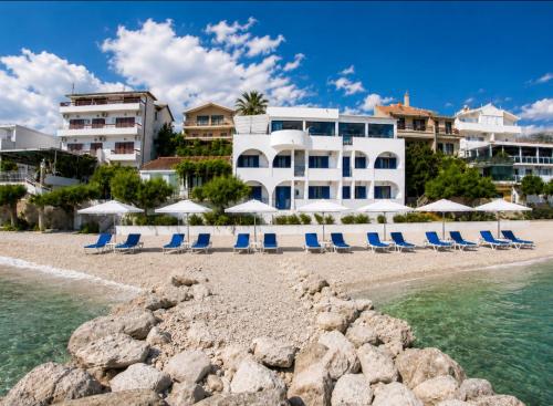 Luxurious Four Bedroom Beach Penthouse