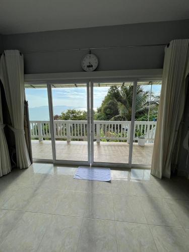 The Sunset Suite Panoramic Sea Views in Si Kao