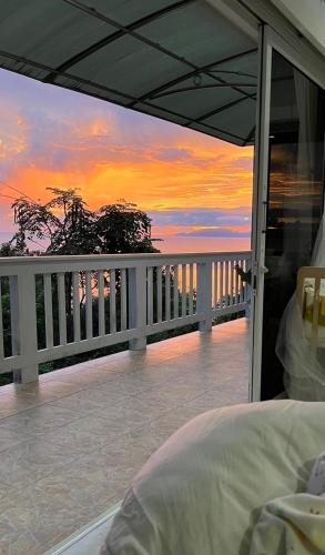 The Sunset Suite Panoramic Sea Views in Si Kao