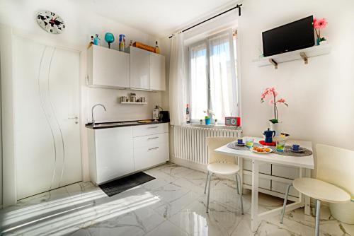 Stylish Apartment near Siena I Private Parking & Air Con & WiFi 5