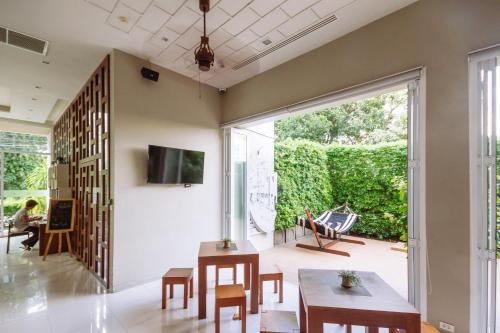 สยามเมซ โฮสเทล (Siamaze Hostel) near สถานีรถไฟฟ้าใต้ดินสุทธิสาร