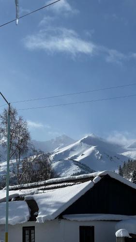 Razzak guest house in Jergalan