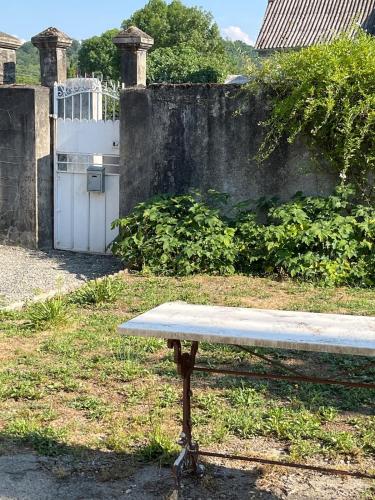Une dépendance avec terrasse (Une dependance avec terrasse) in Benejacq
