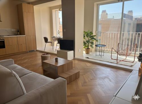Appartement 80m2 Terrasse Vue Bonne Mère centre Vieux-Port - option parking