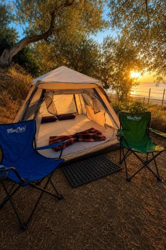 Blue Camping in Borsh, Vlorë (Blue Camping in Borsh, Vlore) in Qazim Pali