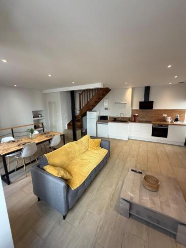 Charming 2-Bedroom House in Millau City Center