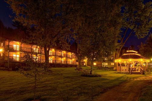 外部景觀, 梅多布魯克度假酒店 (Meadowbrook Resort) in 威斯康辛峽谷 (WI)