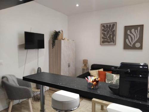 Le Studio de la Marne, entre Paris et Disney, Accor Arena in Le Perreux-sur-Marne
