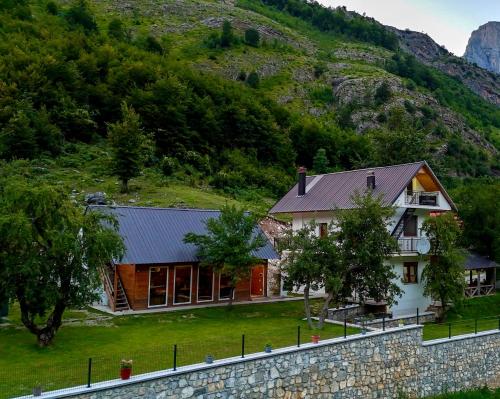 Exterior view of Lazer Cardaku Guest House