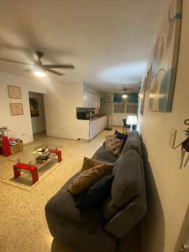 Cozy Beach Apartment in Λουκουιλλο