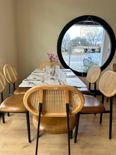 Ресторан, Sunset Inn and Suites in Фредериксбург