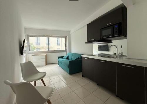 A modern studio recently renovated, 7 min to beach