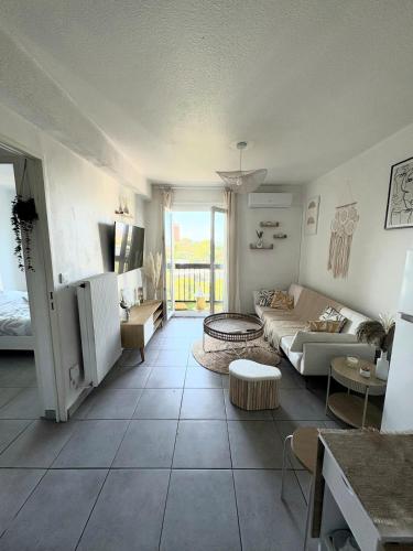 Cozy Air-Conditioned Apartment with Balcony & Panoramic View
