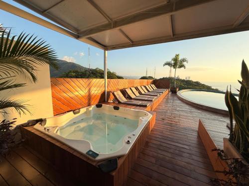 Ava 19 Stay549 Bed & Breakfast Adults Only