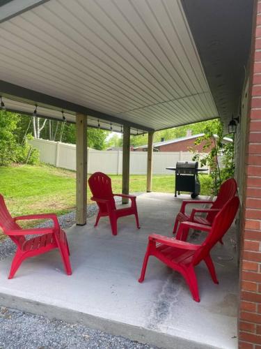 Spacious Home Near Airport - Bangor, ME