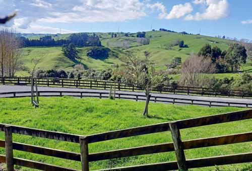 Skats, 3-bedroom house with country views near Cambridge in Karapiro