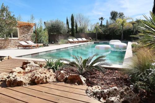 Beautiful Villa A few minutes from the medieval village of Grimaud and the beaches