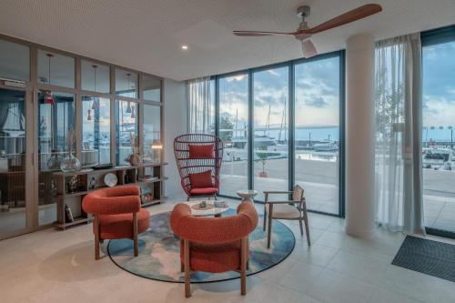 Előcsarnok, Marina Baie des Anges Hotel, Curio Collection by Hilton in Cagnes-sur-Mer