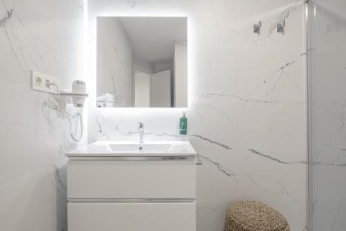 Martin De Aldehuela Apartment - image 5