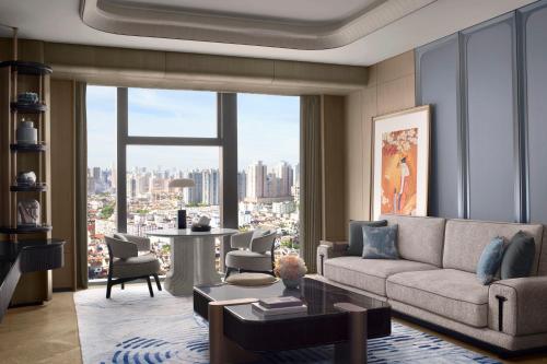The St. Regis on the Bund, Shanghai Room Type - St. Regis Suite, Suite, 1 King