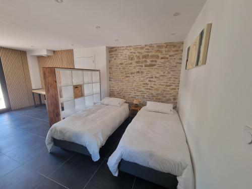 les rubys chambre familiale piscine chauffée en sus (les rubys chambre familiale piscine chauffee en sus) in La Chevillotte