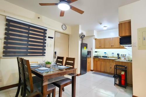 2br Fully Air-conditioned Staycation With Parking - Taguig