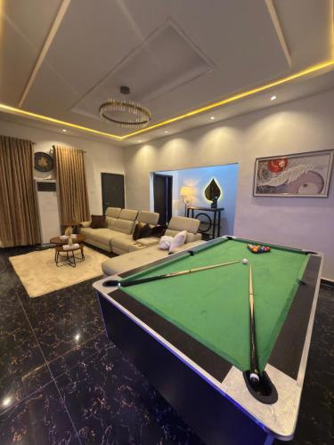 EK Escape and Suites