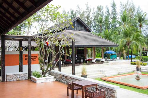 Bar/ Salón, Palm Galleria Resort in Khao Lak