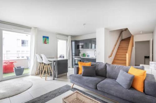 Superbe Duplex avec Terrasse - 14CHAN2