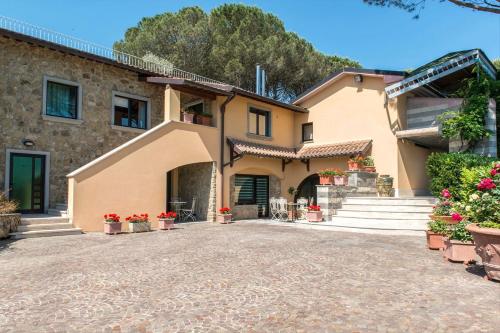 Létesítmények, IL VIGNALE 18&2, Emma Villas in Agazzi