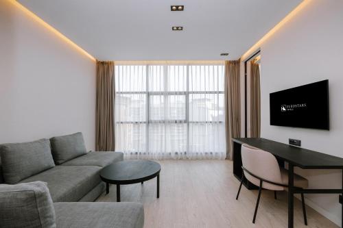 Suite, deluxe, junior