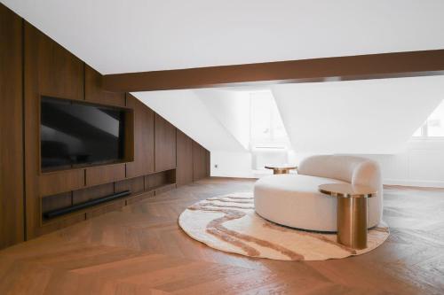 Luxury King Studio Cannes Center