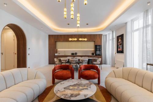 Elegant 2 Master Suites with Balcony Cannes Center