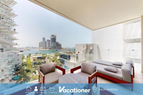 Vacationer Holiday Homes I Opulent 2 Bedroom I Sea View I Beach Access l FIVE Palm, Dubaj