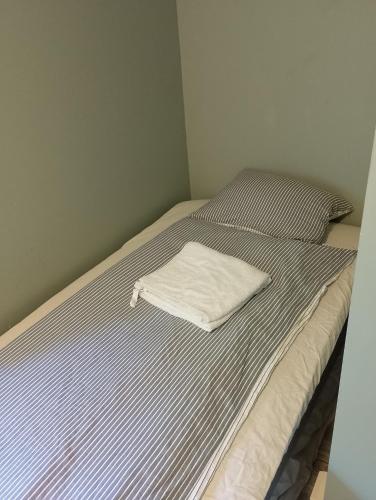 1 twin bed
