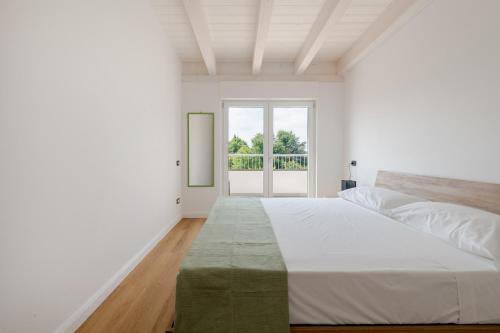 3BR Lago Garda 100m Pool Green Residence