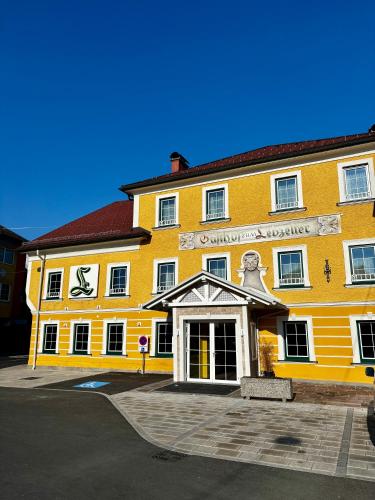 Hotel Lebzelter Straßwalchen, Familien und Business Aufenthalt, Seengebiet, Erlebnispark