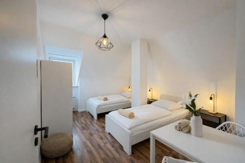 4 bedrooms, 7 beds