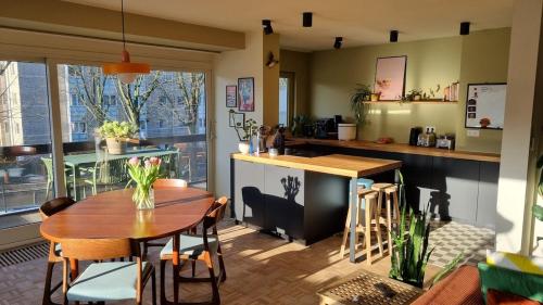 Charming 2-bedroom apartment with big balcony - Location saisonnière - Bruxelles