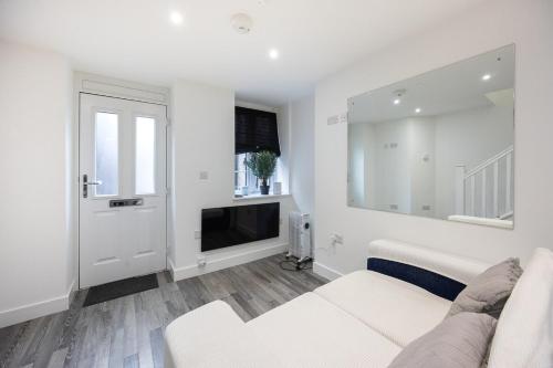Stylish 2BR Cottage in Chesham in Chartridge