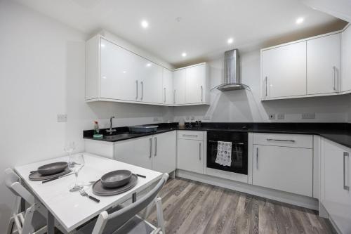 Stylish 2BR Cottage in Chesham in Chartridge