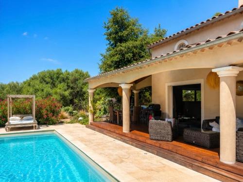 Domaine des Oliviers, Elegant villa with swimming pool
