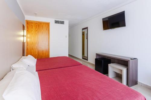 2 double beds
