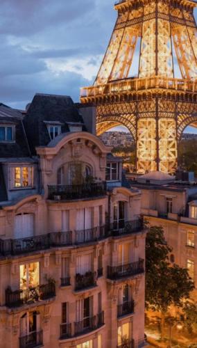 Eiffel Tower view Luxury Apartment - Award 2026