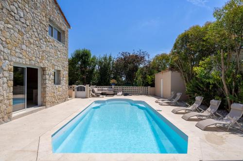 LA MÉSANGE Villa avec piscine et jardin